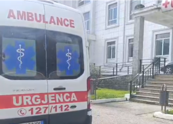 E rëndë në Gjirokastër, punëtori bie nga lartësia, dërgohet me helikopter në Spitalin e Traumës