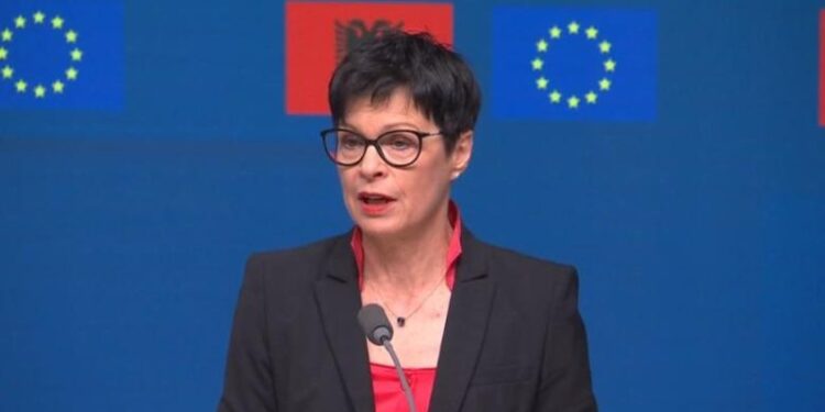 Marta Kos: Shqiptarët të heqin korrupsionin nga mendja, ndryshimi vjen edhe nga shoqëria