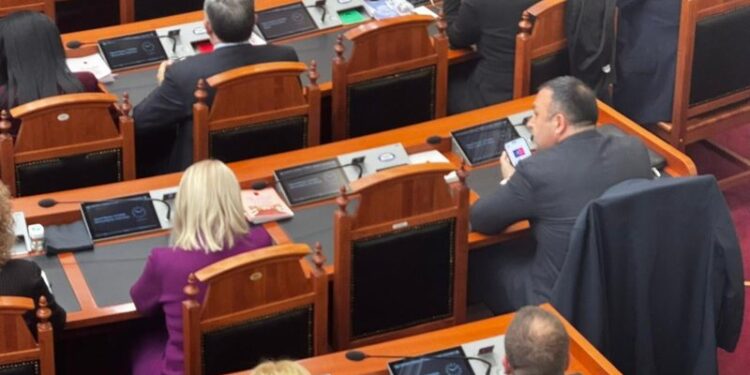 Seanca për Ballukun, mungon Elisa Spiropali