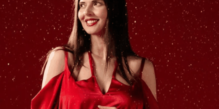 Agnesa Vuthaj bëhet nënë për herë të parë