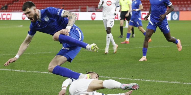 VIDEO/ Teuta feston në “Air Albania”, një gol i nderon ndaj Dinamos