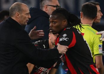 Milan bie në kryeqytet, Lazio i nxjerr nga gara për titull, Allegri: Kujdes, të mos shkatërrojmë sezonin (VIDEO)