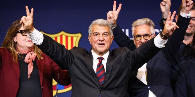 Laporta rizgjidhet president i Barçës, triumf absolut, konfirmohet edhe Flick (VIDEO)