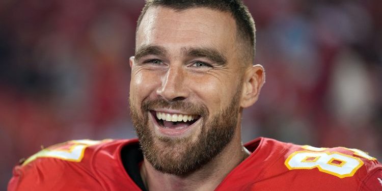 E ardhmja e Travis Kelce në pikëpyetje: a do të rikthehet për sezonin e 14-të në NFL?