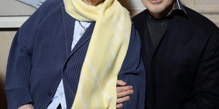 Burri i Elton John flet për shëndetin e tij mendor: “Nuk është e lehtë për të, por po lufton”