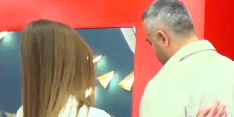 “Të kam shumë xhan”/ Kush e surprizoi Rogertin në shtëpi?