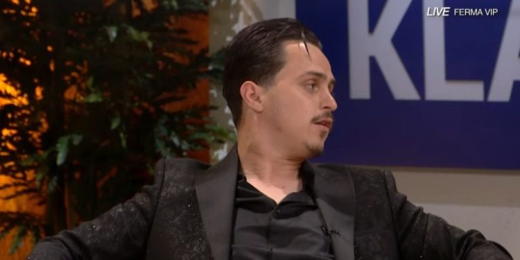 “Nuk jemi në të njëjtin nivel” – përplasje e ashpër mes Blerinës dhe Akilit në Ferma VIP