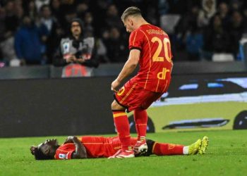 Panik në Serinë A, lojtari bie pa ndjenja në fushë dhe futbollisti i Kombëtares me Conten vrapojnë të parët drejt tij