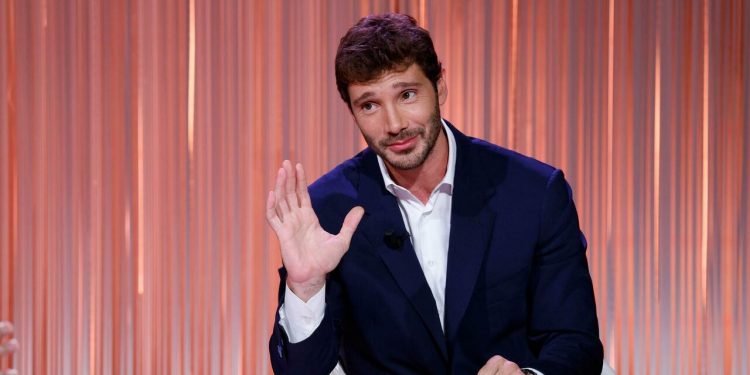 Stefano De Martino do të jetë prezantuesi dhe drejtori artistik i Festivalit të Sanremos 2027