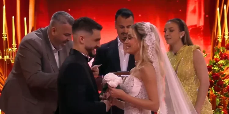 DJ Gimbo dhe Selin Bollati kurorëzojnë dashurinë në Big Brother VIP, ndërpritet ceremonia nga Rogerti!