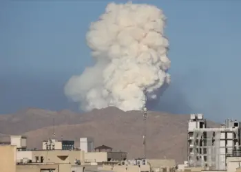 Kathimerini: Të panjohurat e “luftës” mes Tiranës dhe Teheranit