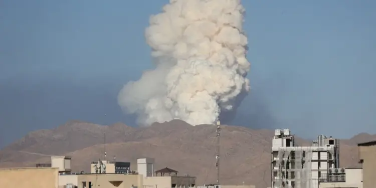 Kathimerini: Të panjohurat e “luftës” mes Tiranës dhe Teheranit