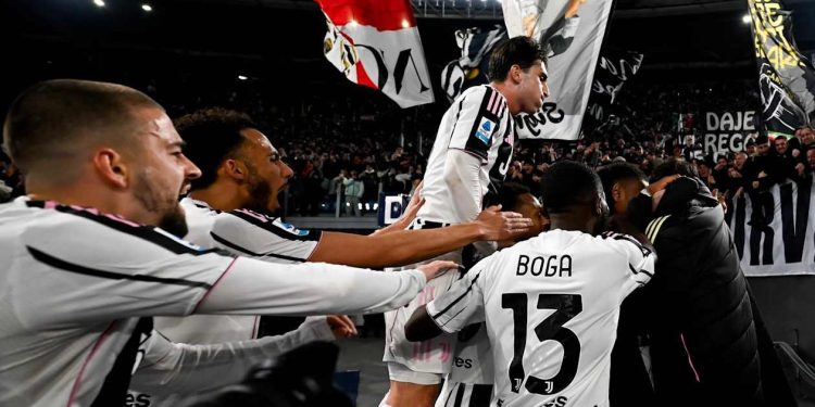 Juve nuk “vdes” kurrë, i “rrëmben” një pikë Romës, Spalletti i thur elozhe Zhegrovës (VIDEO)