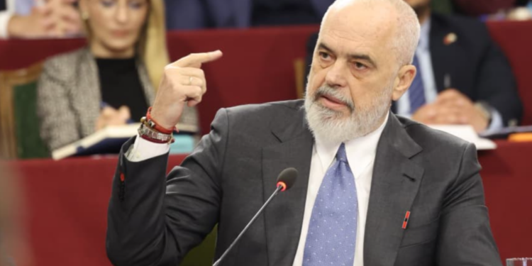 Rama kujton Beqir Ballukun: Belindën duan ta shohin në burg pa gjyq, njësoj si ata që dje e deshën të pushkatuar gjyshin e saj