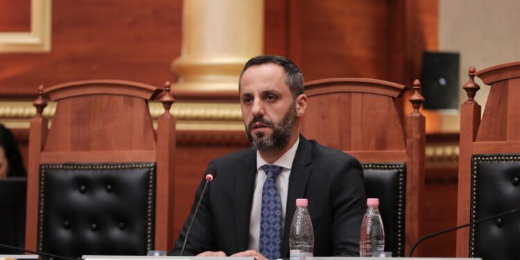 Kreu i ri i Policisë së Shtetit, Lamallari – opozitës: Turp! Skënder Hita është një oficer karriere dhe me integritet