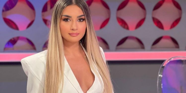 Ish-konkurentja e ‘Përputhen’ jep lajmin e bukur, pritet të bëhet nënë për herë të parë