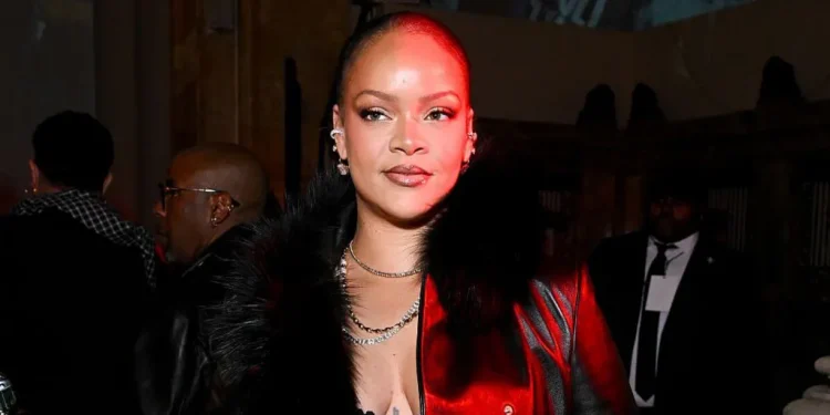 Sulm me armë në shtëpinë e Rihannës, më shumë se 10 të shtëna, një plumb depërtoi në mur