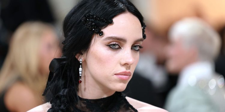 Tragjedi në Long Island: Prenell Rousseau, i njohur për ndjekjen e Billie Eilish, humb jetën në aksident hekurudhor