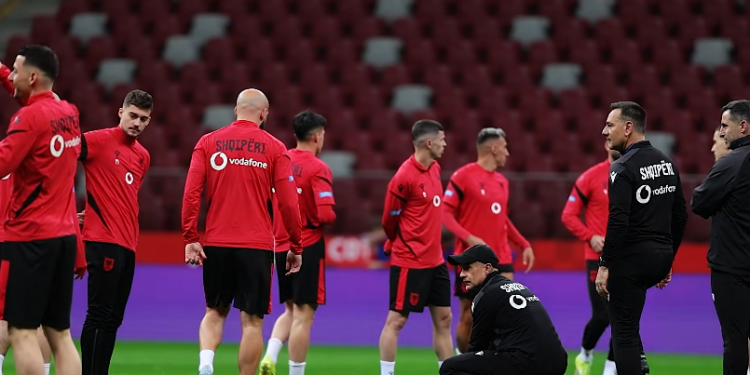 “Basti i madh” i Silvinjos për Poloninë, Mitaj dhe Balliu si mesfushorë krahu?