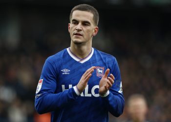 Anis Mehmeti në pozitë delikate, ylli shqiptar rrezikon shumë në Angli