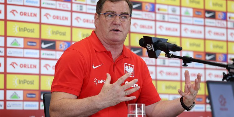 “Të bëjmë llogaritë mirë, s’jemi favoritë”, trajneri i Polonisë paralajmëron skuadrën: Shqipëria ka potencial të madh