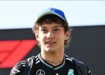 Formula 1/ Antonelli bën “bis”, fiton në Japoni dhe kryeson renditjen e përgjithshme
