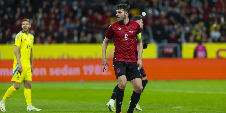 Mario Mitaj gjen golin, por Sylvinho-n e shqetëson Gjimshiti