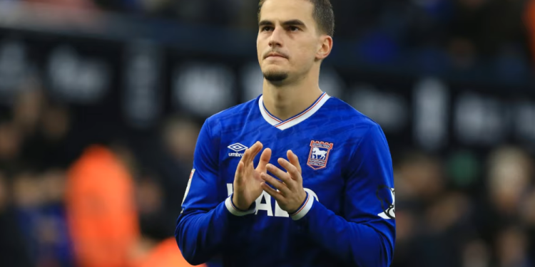 I “harruar” nga Sylvinho, Mehmeti vlen më shumë se lojtari më i mirë i kombëtares