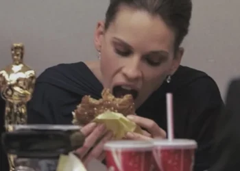 Pse yjet e Hollivudit përfundojnë në restorante me hamburgerë pas ndarjes së çmimeve Oscar?