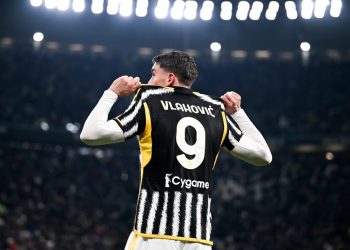 Barça i jep asist Juve, “zbutet” Vlahovic, gati rinovimi i kontratës