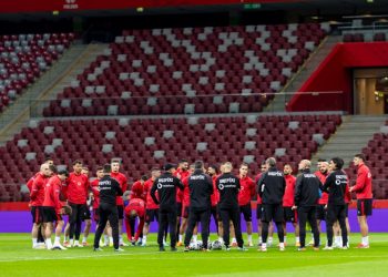 Befason Sylvinho, 3 lojtarë përfundojnë në tribunë, mes tyre edhe “makthi” i Polonisë