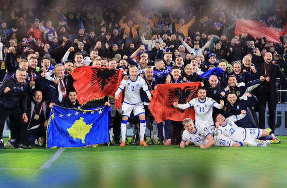 Kosova pranë mrekullisë, Botërori një hap larg, Prishtina kthehet në kryeqendrën e shqiptarisë