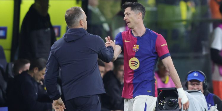 Mungon vetëm zyrtarizimi, Laporta do të konfirmojë Flick në stol, Harry Kane alternativa e Lewa-s?