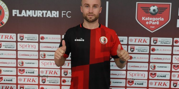 U akuza nga tifozët për penalltinë e shkaktuar ndaj Bylis, Flamurtari merr vendim zyrtar për Lorenc Trashin