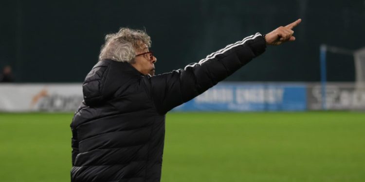 ZYRTARE/ Flamurtari merr vendimin final për trajnerin Moriero