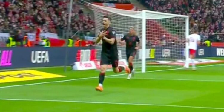 Shikoni golin e Arbër Hoxhës që heshti stadiumin e Varshavës (VIDEO)