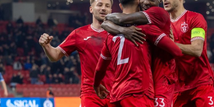 Triumfi në derbi i fut në “Final4”, Partizani “fluturon” me Kërnajën