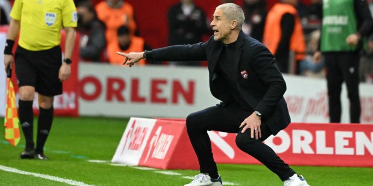 I përfundon kontrata në korrik, Sylvinho thyen heshtjen