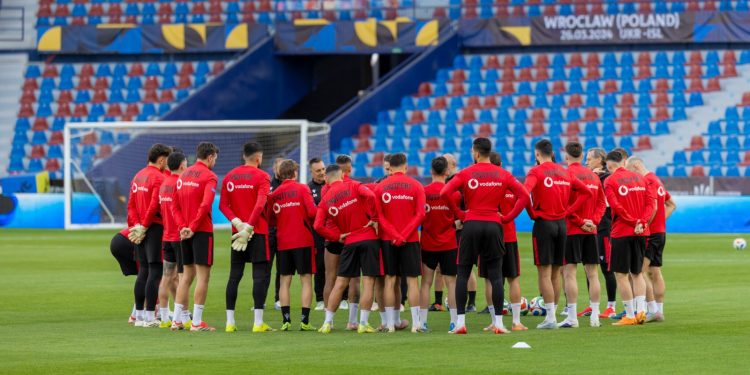 Miqësore nga halli, Shqipëria përgjysmohet përpara Ukrainës, Sylvinho humbet edhe Ismajlin