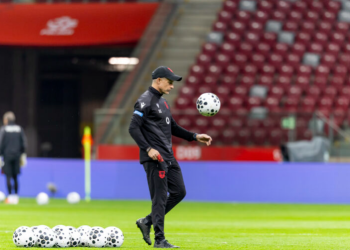 Muçi në stol, Sylvinho i beson sulmit që sfidoi Anglinë, nuk ka kohë për eksperimente