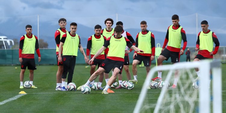 Kombëtarja U-21 vijon përgatitjet në Turqi për miqësoren me Uzbekistanin, Dibrani e Gojani: Të lumtur për ftesën, duam të ndihmojmë ekipin me cilësitë tona