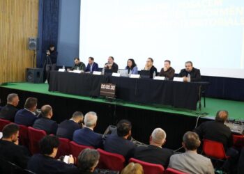 Reforma territoriale, zhvillohet dëgjesa në Gjirokastër. Mazniku: Bashkitë rol kyç për fondet e BE