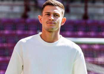 Asist në Skoci, kush është lojtari shqiptar që po i mahnit të gjithë (VIDEO)