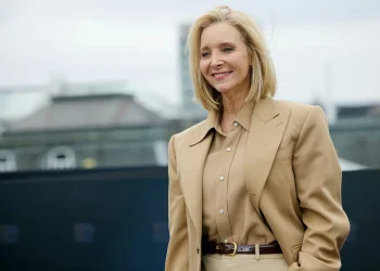 Pasuria neto e Lisa Kudrow: Sa fiton ikona e serialit “Friends” sot