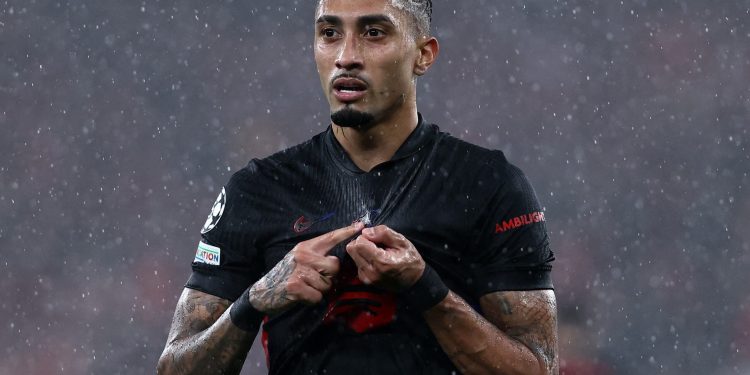 Lojtari i Barcelonës nuk “përtyp” eleminimin: Na e vodhën ndeshjen, vendime të pabesueshme