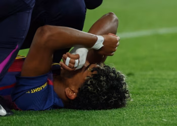 Goditje për Barcelonën: Yamal lë fushën i dëmtuar pas golit ndaj Celta Vigos