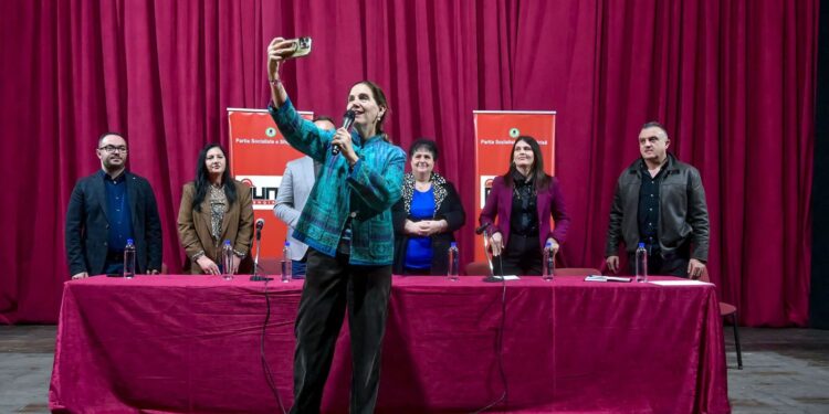 Kumbaro: Salla përplot me socialistë dhe me entuziazëm në Gjirokastër. Më shumë të rinj do të na bashkohen