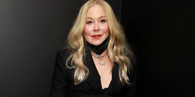 Christina Applegate në spital pas komplikimeve me sklerozën multiple, përkeqësohet gjendja shëndetësore
