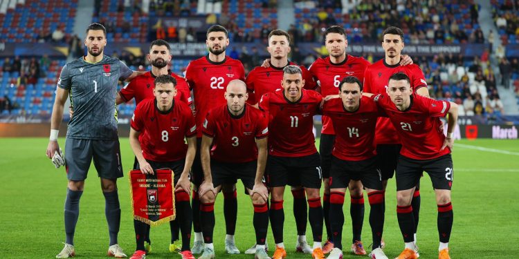Të gjithë të pakënaqur, futbollistët “qepin gojën” pas duelit mes Ukrainës dhe Shqipërisë