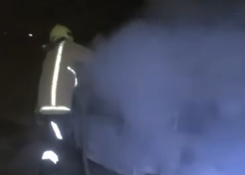 Merr flakë makina në autostradën Vlorë-Fier, policia nis hetimet